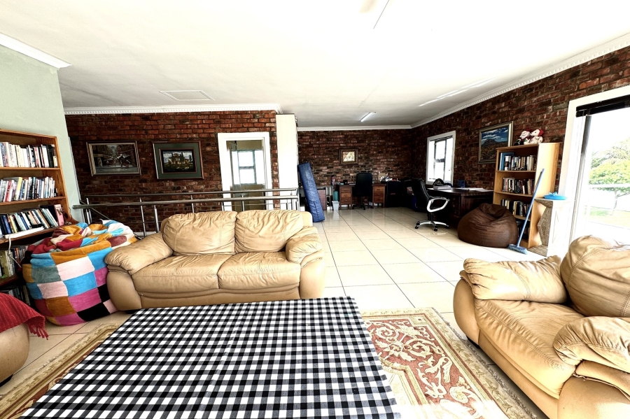 6 Bedroom Property for Sale in Country Club Western Cape